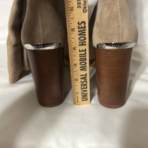 Michael Kors beige suede knee high boots size 9 - Picture 4 of 13
